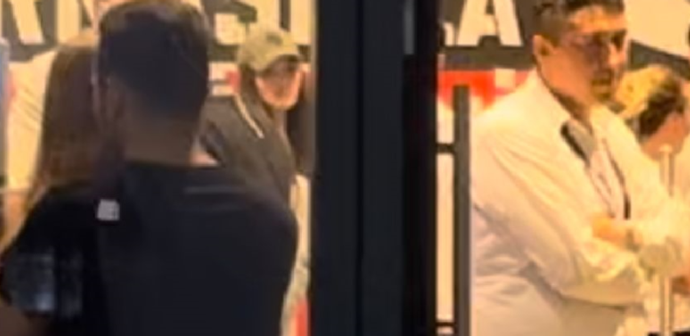 Hande Erçel ile Hakan Sabancı Beşiktaş maçında